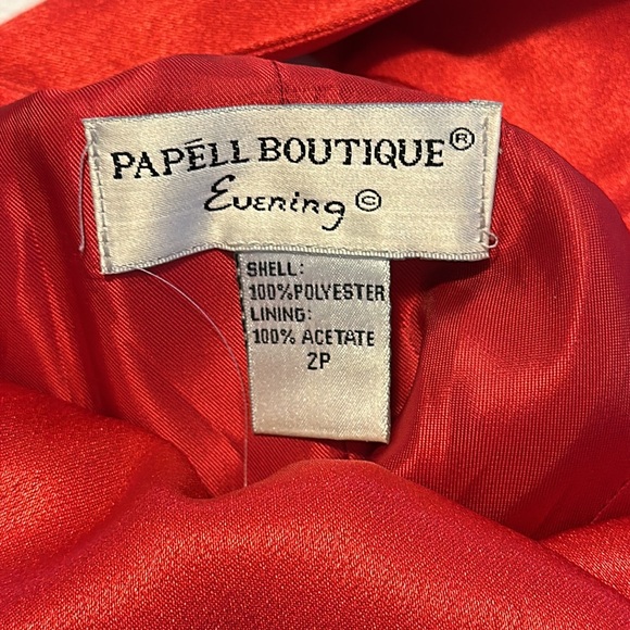 Red dress - Picture 4 of 4